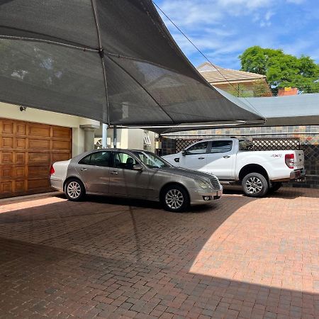 Goodey'S Guesthouse Pretoria-Noord Exterior foto